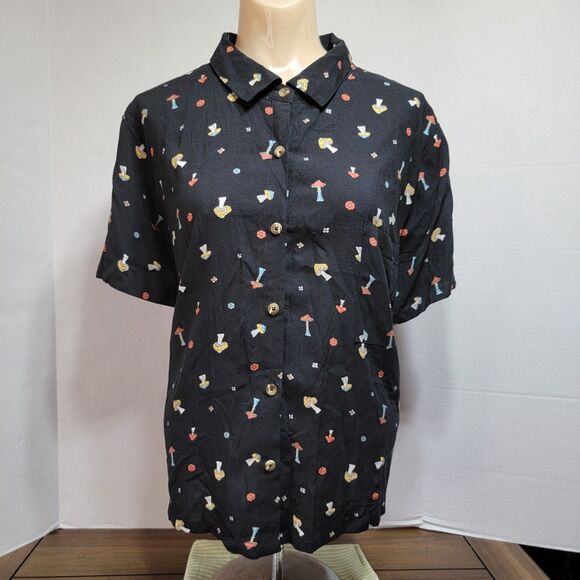No Boundaries Full Button SS Blouse Black w/ Mushrooms - Size Juniors XXL (19) - Picture 1 of 6